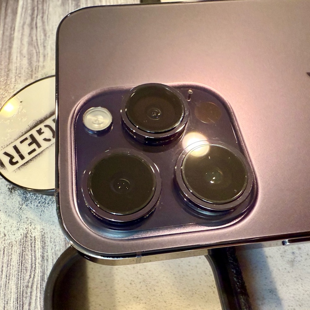 Apple iPhone in Deep Purple with Case - Picture 3 of 13